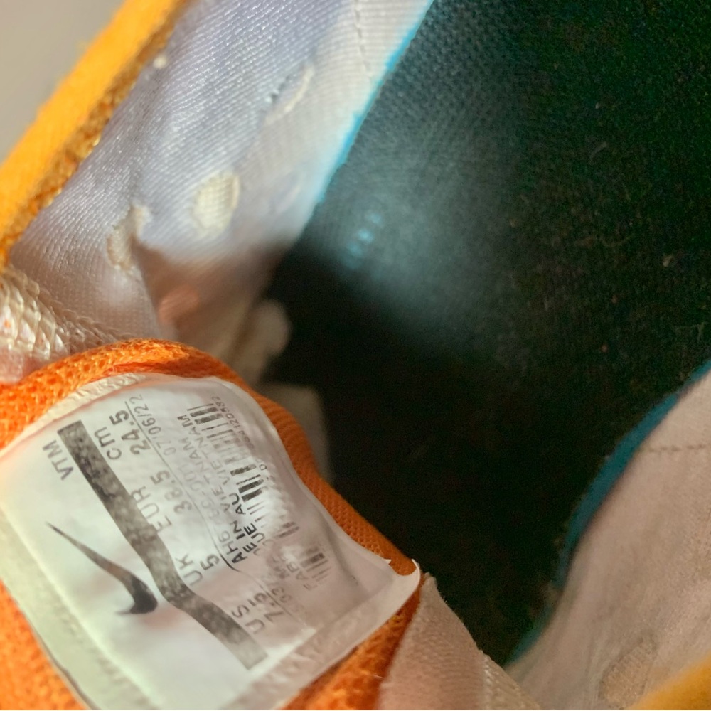 Nike Air Max 270 'University Gold' sneakers - Women’s size 7.5 - Picture 5 of 6